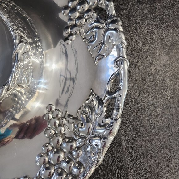 Stunning Silver Arthur Court Grapes And Grape Leaves Chip And Dip Bowl - Picture 4 of 10